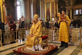 В Неделю 21-ю по Пятидесятнице владыка Леонтий совершил Литургию в Казанском соборе