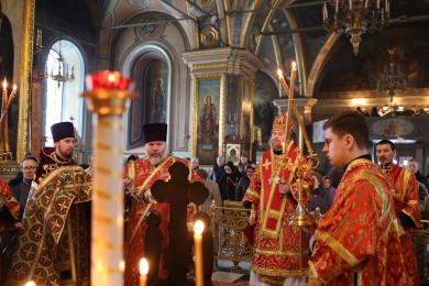 В Неделю 36-ю по Пятидесятнице епископ Леонтий совершил Литургию в Казанском соборе