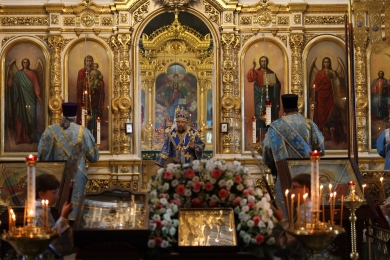 Соборное служение в канун празднования явления Феодоровской иконы Божией Матери в Казанском соборе