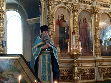 Протоиерей Артемий Владимиров возглавил богослужение в Казанском соборе