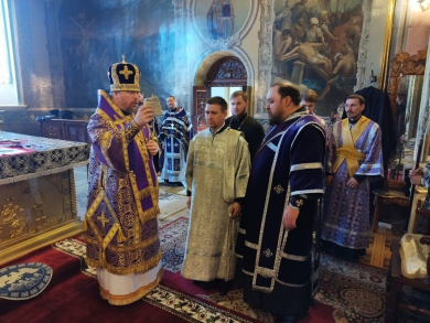 В Крестопоклонную неделю епископ Антоний совершил Литургию в Казанском соборе