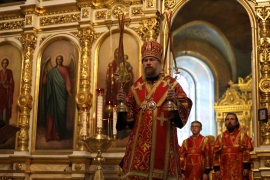 В канун Недели 5-й по Пасхе епископ Леонтий совершил всенощное бдение в Казанском соборе