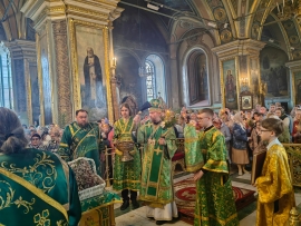 В канун праздника праздника Входа Господня в Иерусалим епископ Леонтий совершил всенощное бдение в Казанском соборе